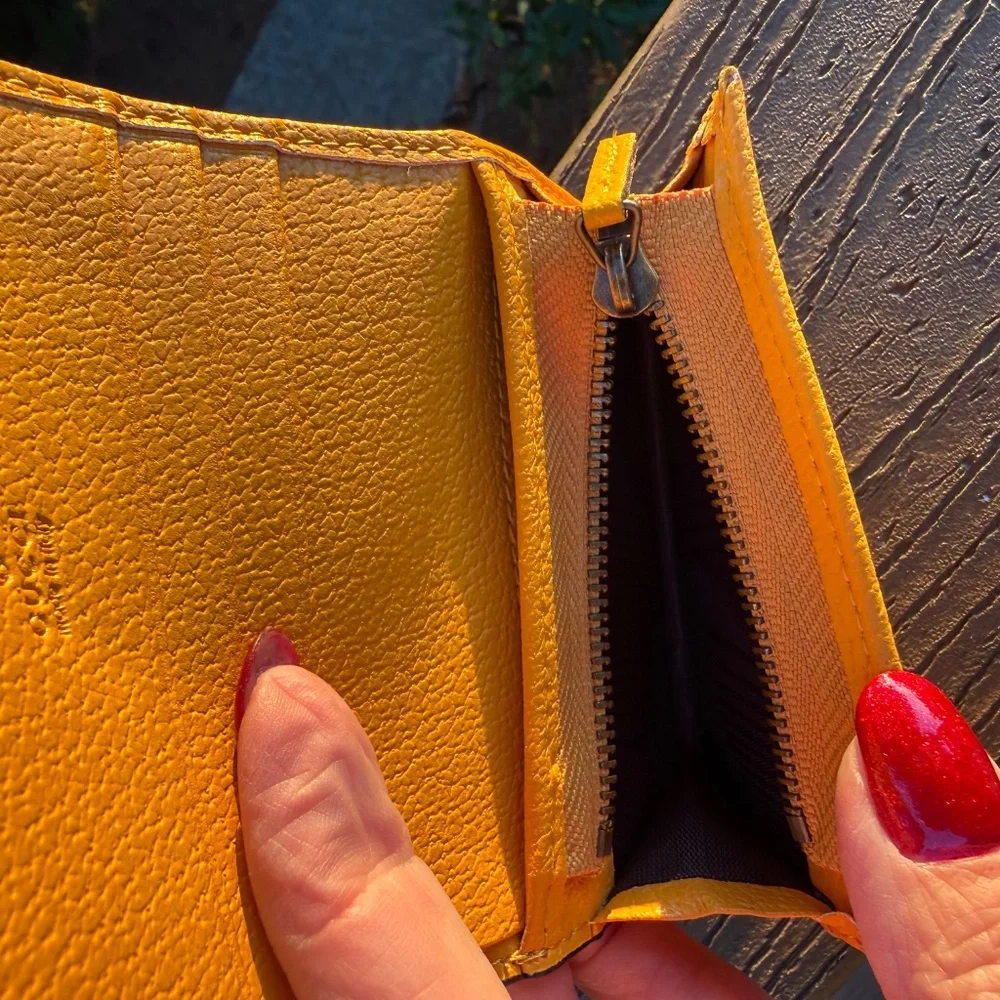 GG Women's wallet Read Description - Picture 3 of 6